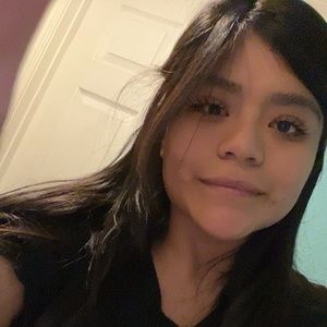 Meet your Posher, Adela